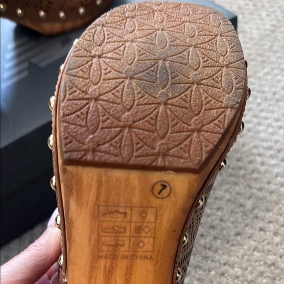 Vici Brown Textured Leather Mules - Picture 11 of 11